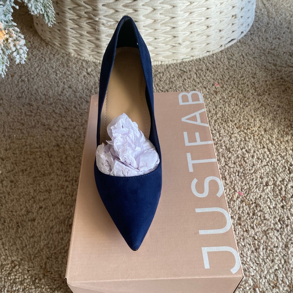 Heels - Picture 2 of 3